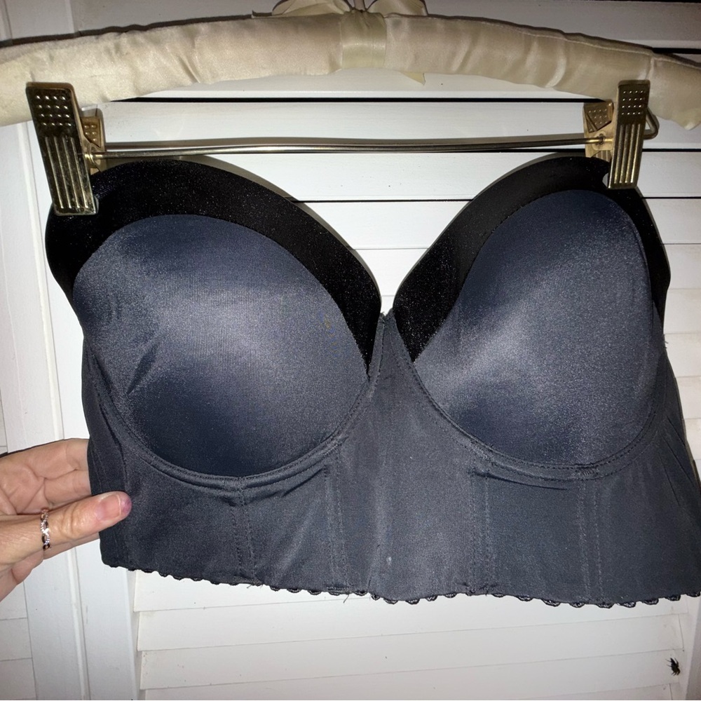 Elegant Black Strapless Bra